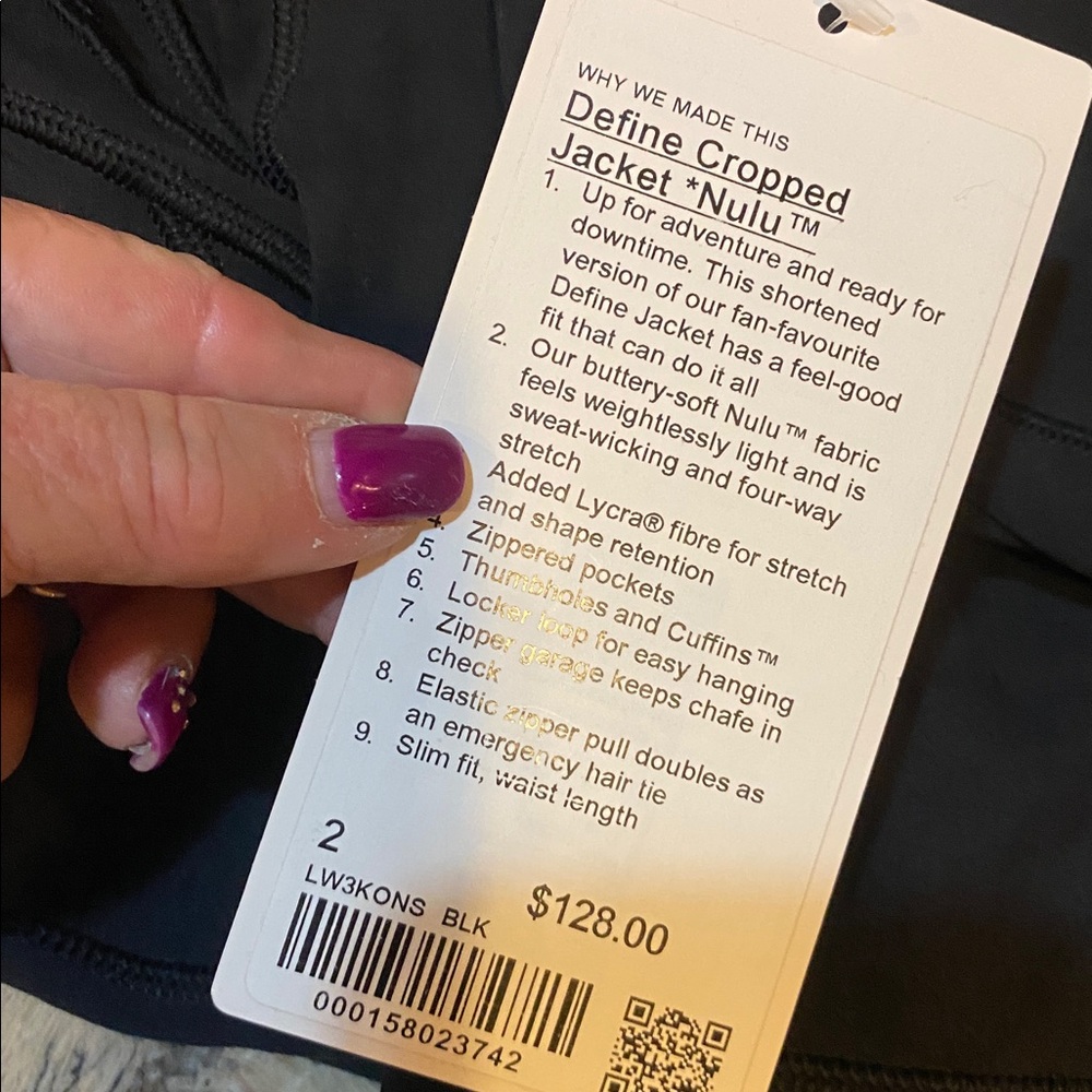 NWT Lululemon defined cropped jacket BLACK Size:2

0726 - Picture 5 of 5